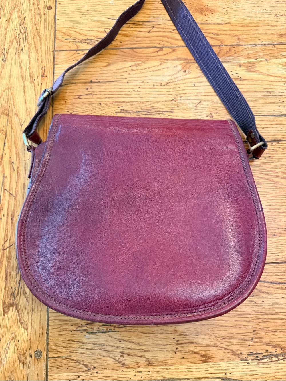 Leather Crossbody Saddle Bag in Burgundy Red - Picture 8 of 8